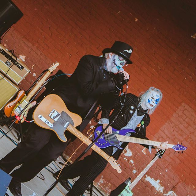 Thank you to @nomadplanets for serving up some killer tunes at #WickedlyWhiting. &bull; &bull; &bull;⁠
#ExperienceWhiting #VisitWhiting⁠
&bull; &bull; &bull;⁠
📸: Marisa Lopez⁠
&bull; &bull; &bull;⁠
⁠#spooky #Chicago #LakeMichigan #NWI #WhitingIndian