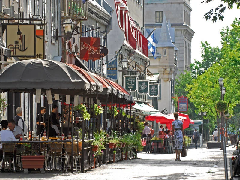 old-quebec-and-the-surrounding-neighbourhoods-rue-sainte-anne.jpg