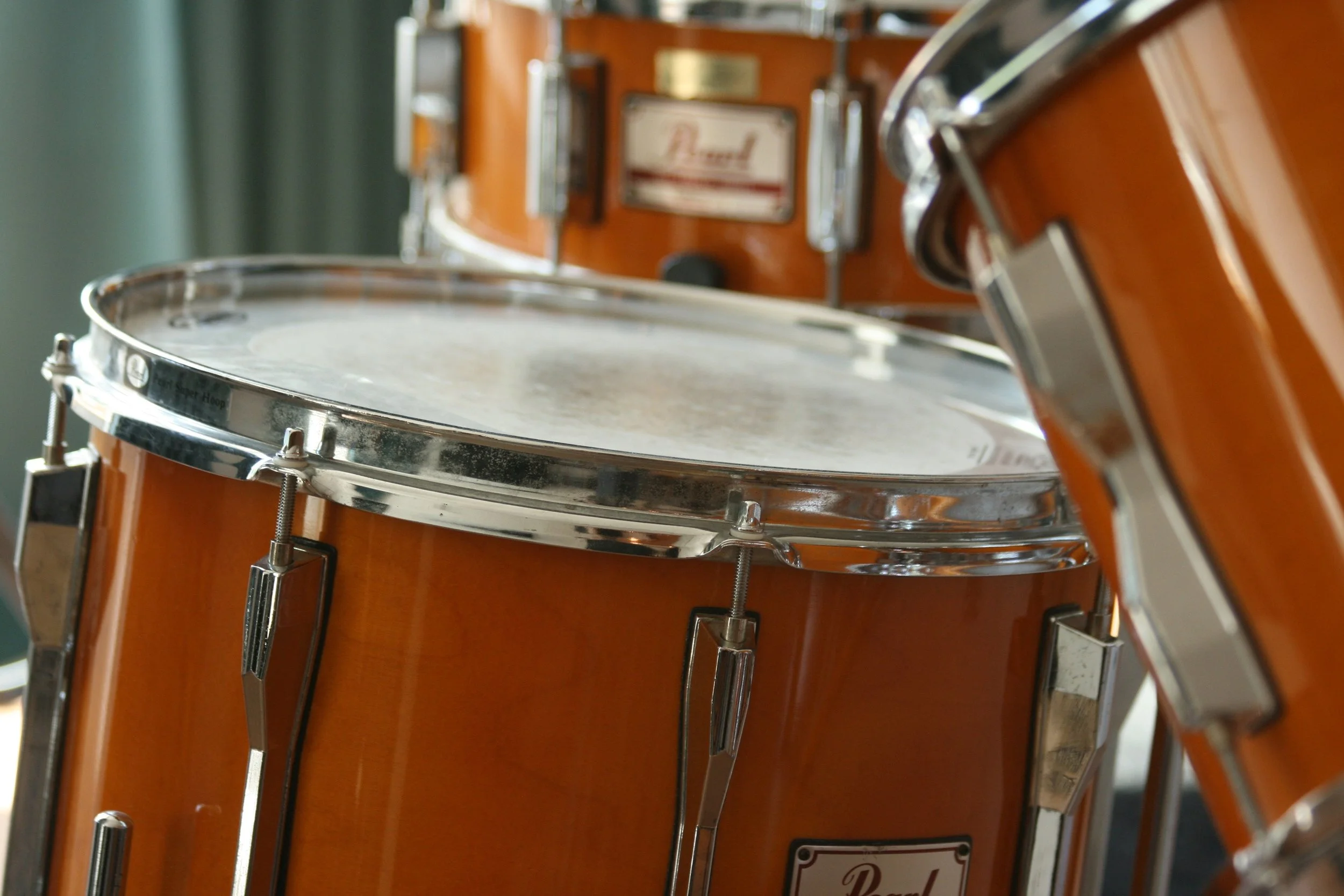 close-up-drum-set-drums-60636.jpg