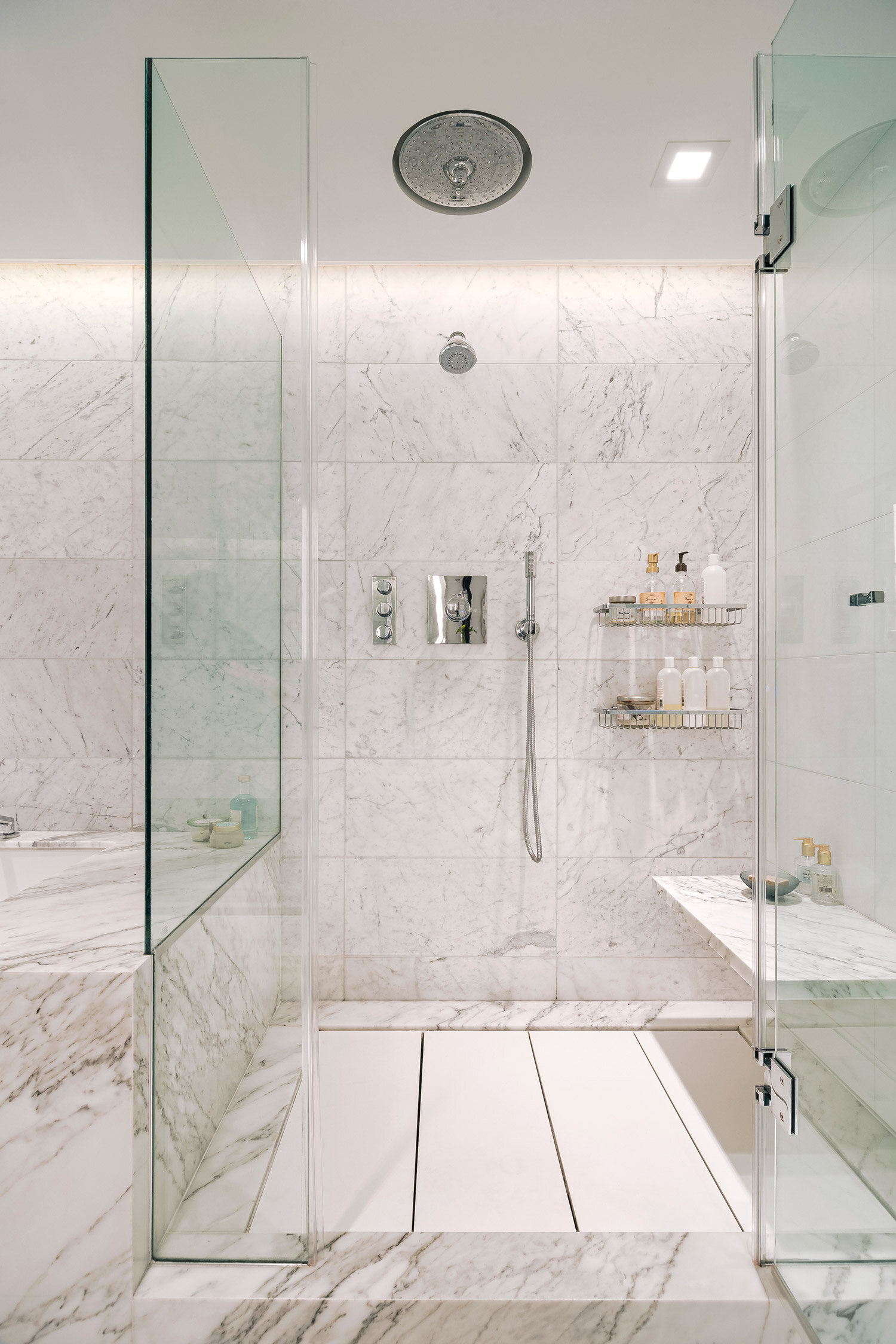 new-york-architect-adi-gershoni-master-bathroom-7a.jpg