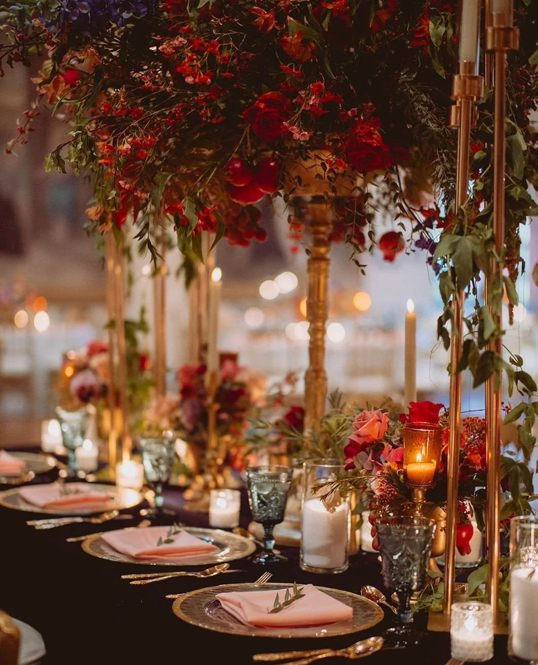The striking combination of golden hues and rich jewel tones sets the tone perfectly for this majestic king's table!⁠
⁠
Venue: @jacuzziwines⁠
Photographer: @teribphotography⁠
Videographer: @collideskope⁠
Event &amp; Floral Designer: @asmahobab⁠
Renta