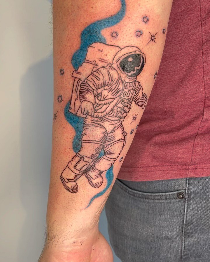 Custom astronaut piece for my cousin, who came through Portland yesterday. I was a little frazzled and didn&rsquo;t even get all the ink wiped off this guy before we got this video :/. Had such a great time with you and Chrystal! Thanks for the trust