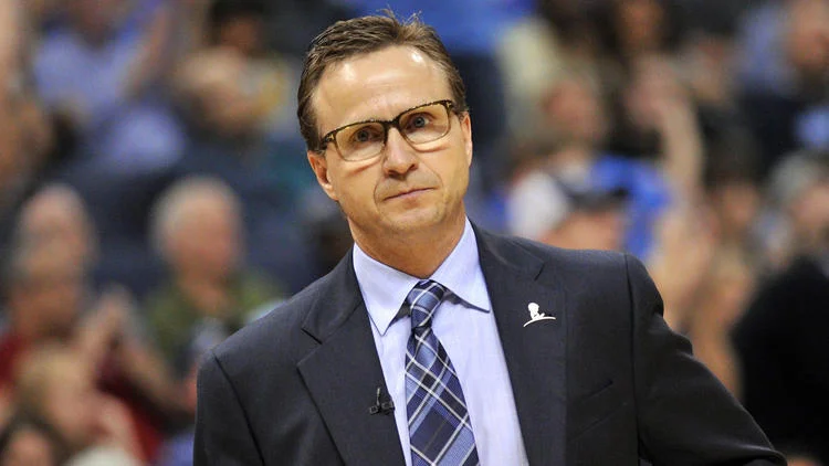 lat-sp-scott-brooks-20150422.jpg