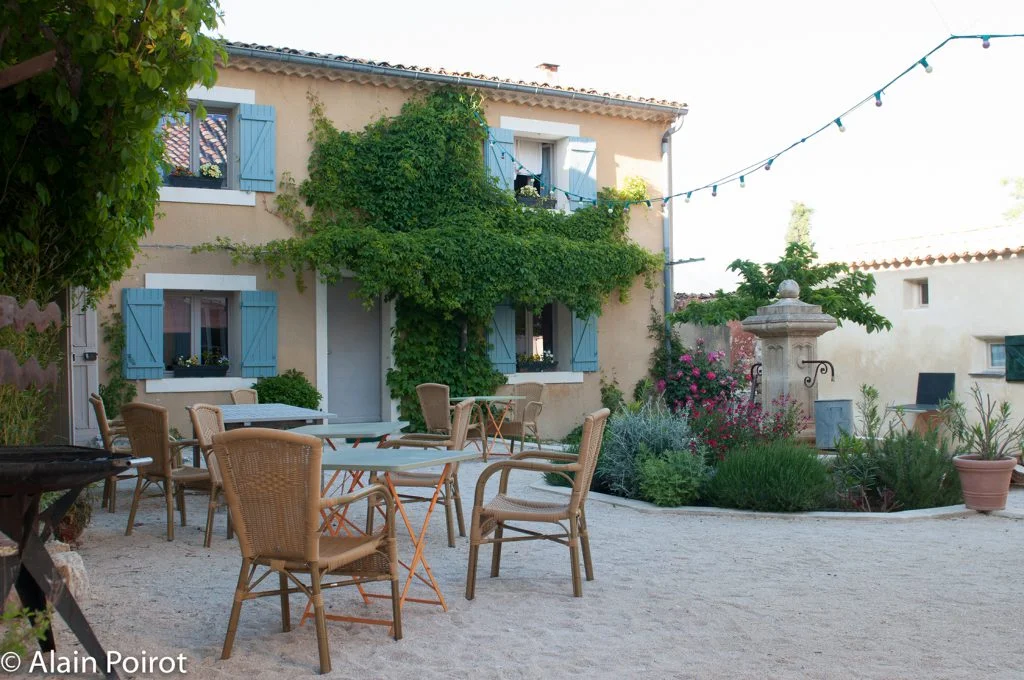 Le-Domaine-Saint-Jean-courtyard-view-1024x680.jpg