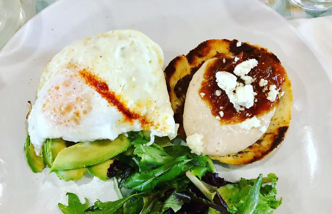 Restaurant: Aurora Breakfast, Bar &amp; Backyard