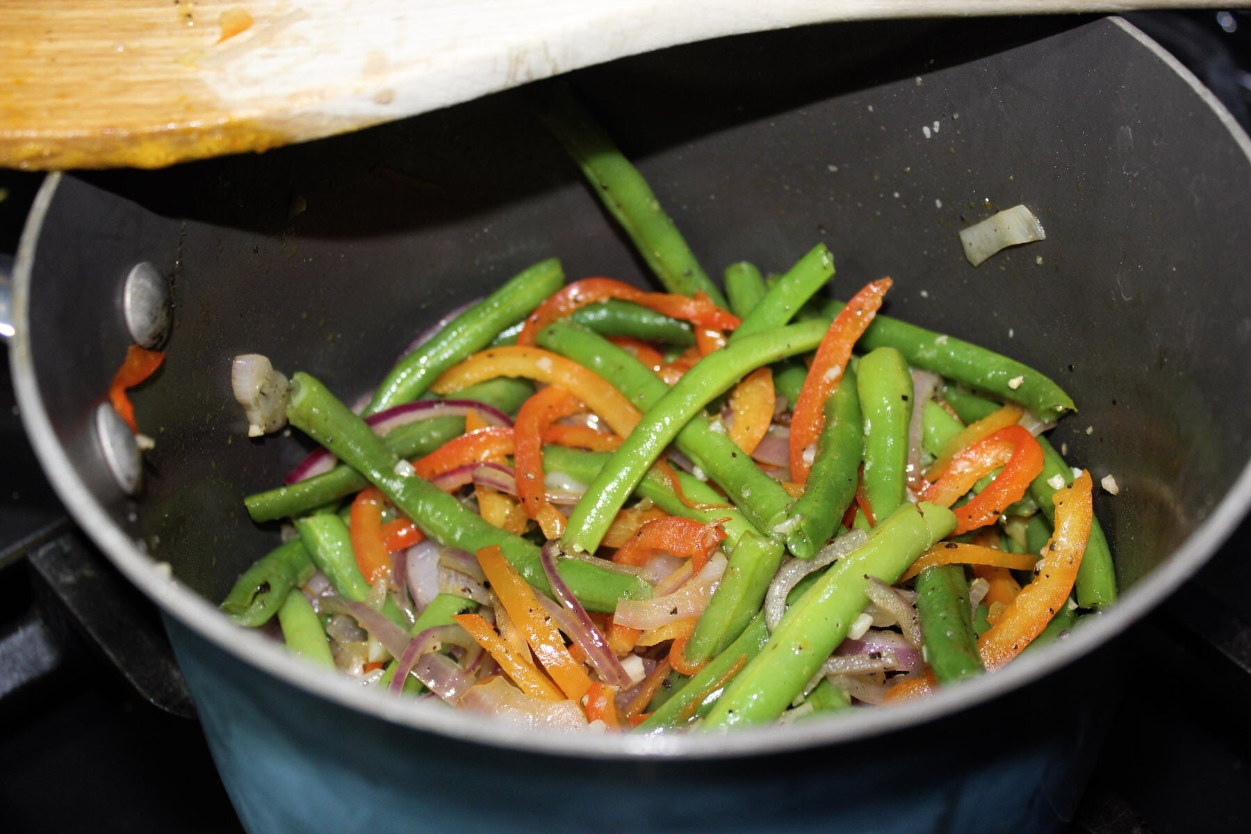 Green Beans with Sauteed Red Bell Peppers & Onions | OKC Veggie