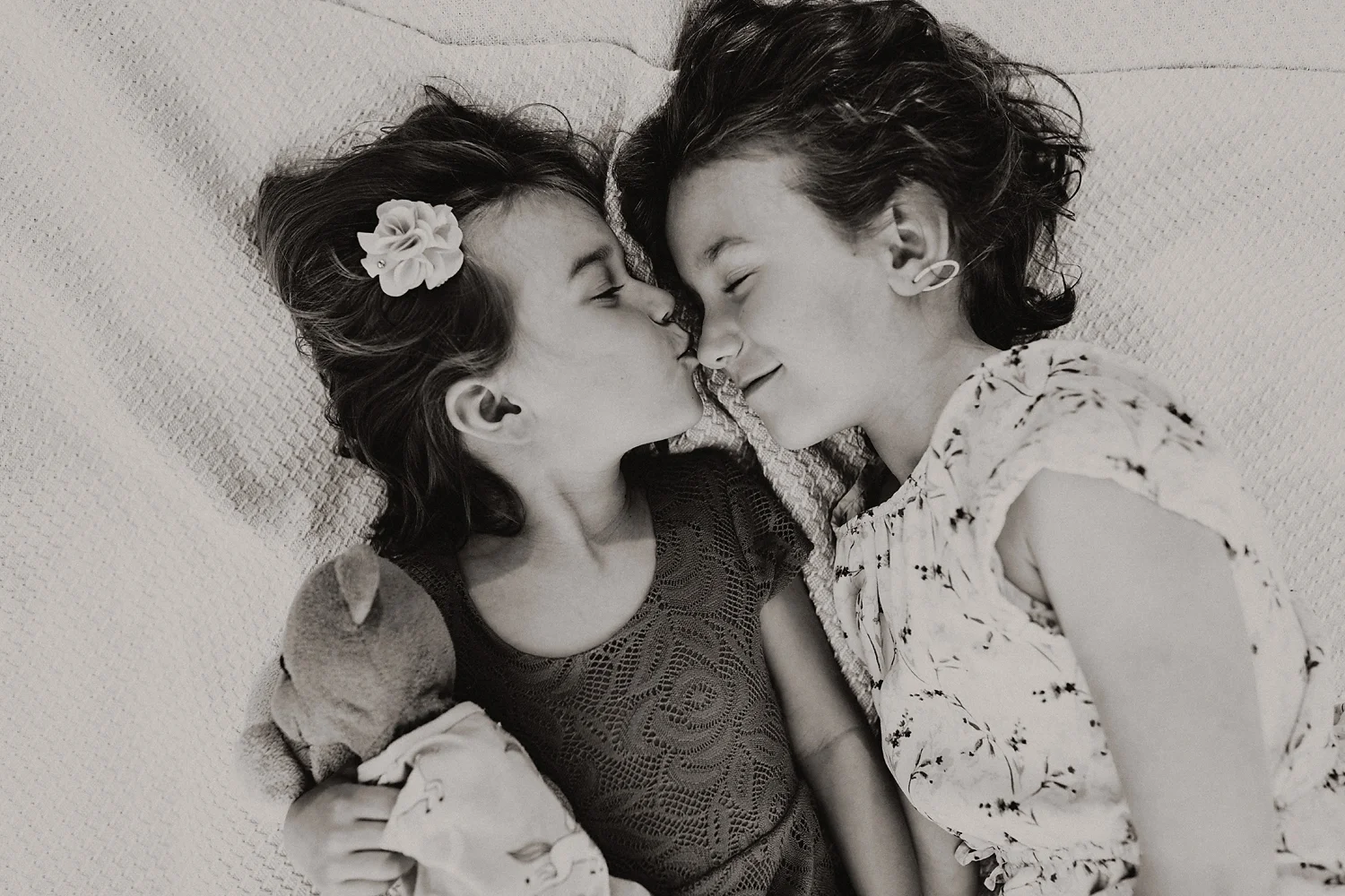 Sister love | Nose Kisses | Edmond Oklahoma Family Photographer