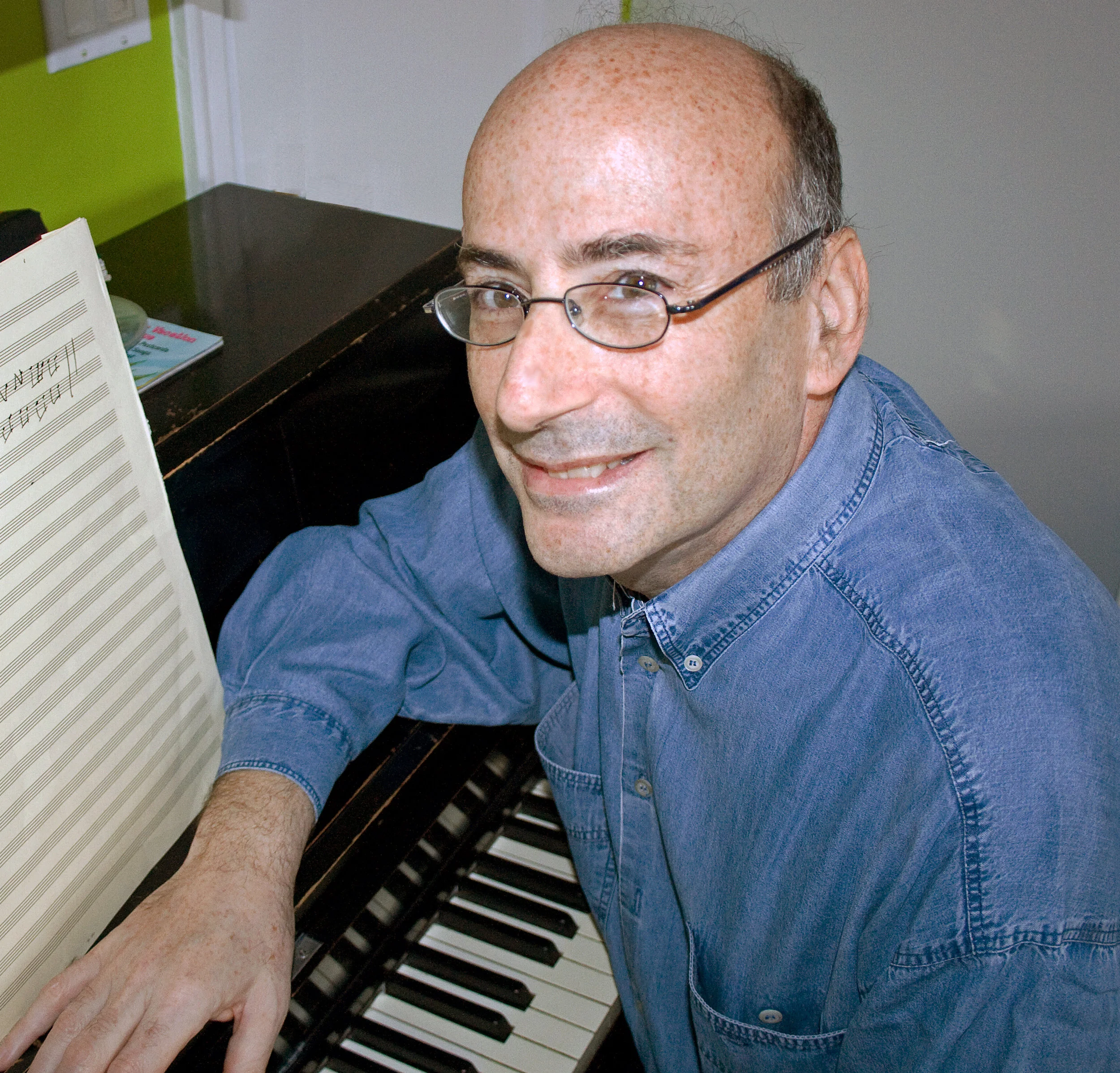 richardpiano2 cropped.jpg