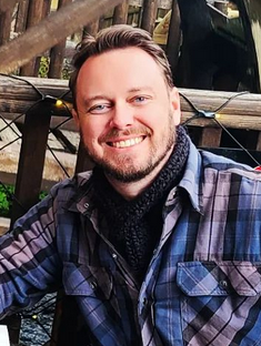 Jeff Lowe Headshot.png
