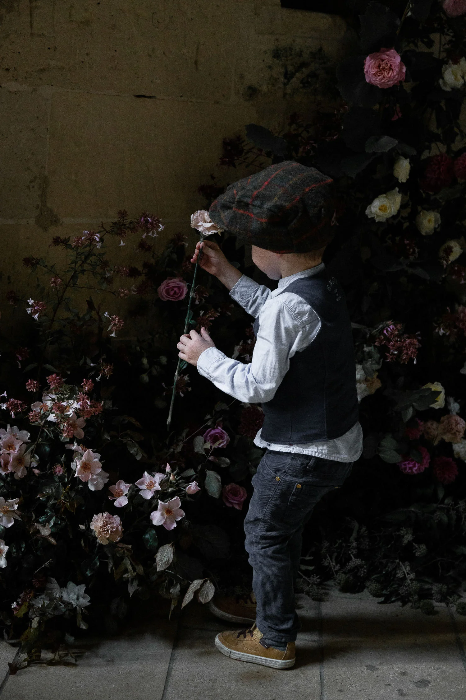 The-secret-garden-small-boy-detail-6558.jpg