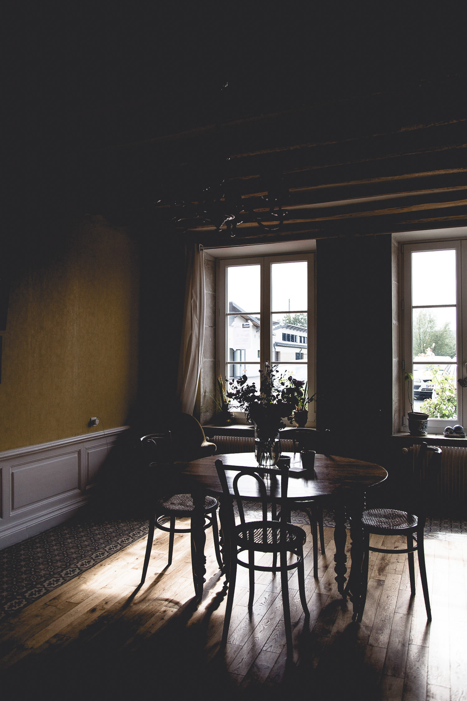 Dining-Room-at-dusk-Campagne-France-6245.jpg