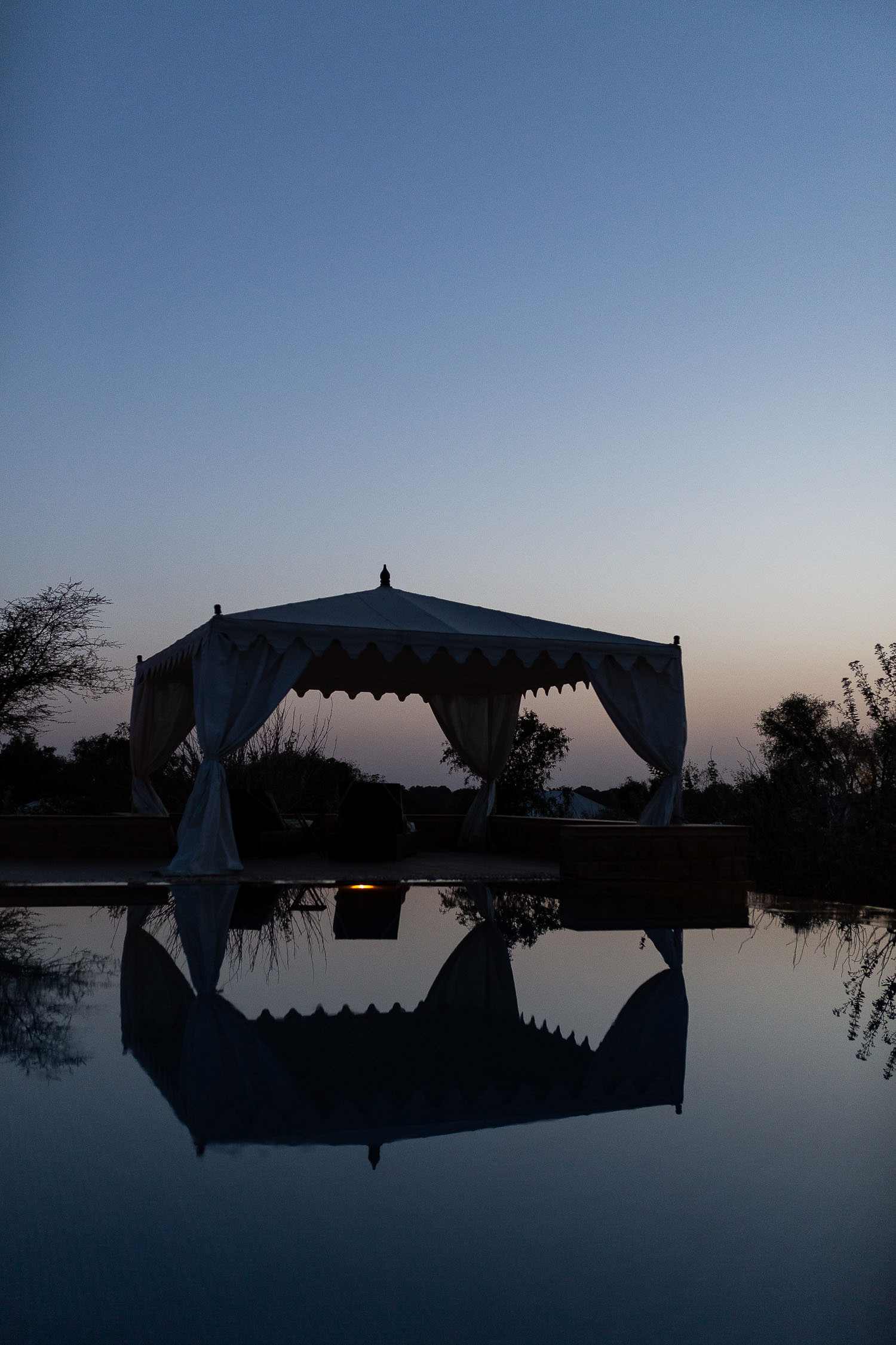 Pool-lounging-The-Serai-India-1971.jpg