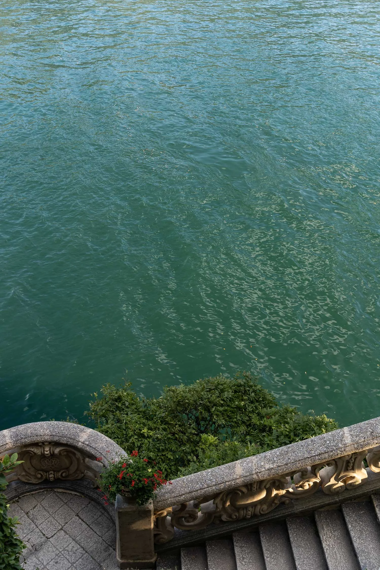 Villa-del-Balbianello-Lake-Como-Italy-lake-water-02287.jpg