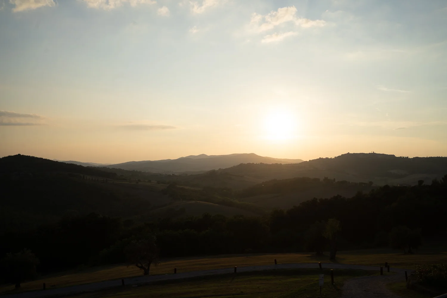 Tuscany-landscape-at-sunset-01865.jpg