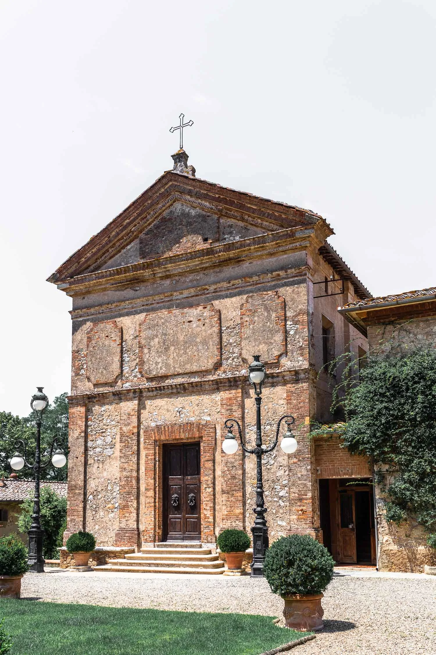 Tuscany-Relais-La-Suvera-Church-4737.jpg