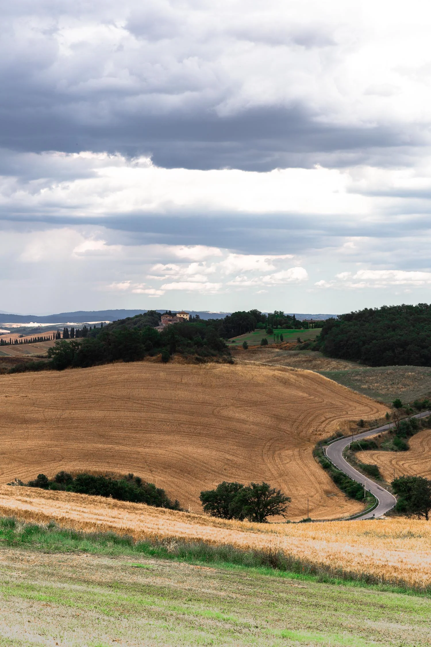 Tuscany-winding-road-4295.jpg