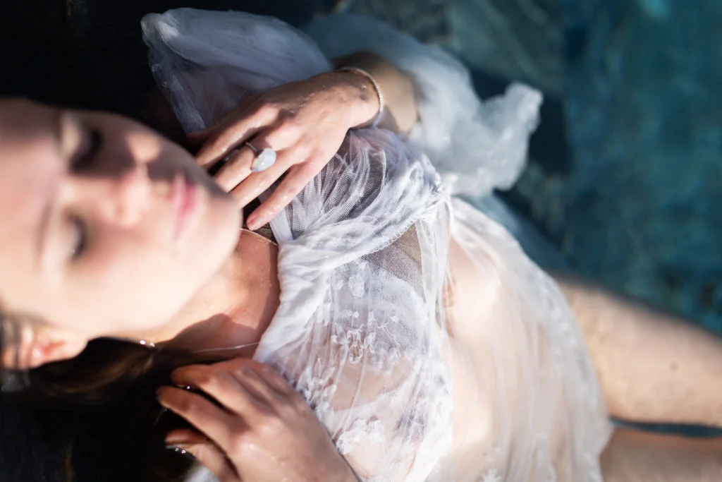 The beautiful Nathalie of Namanama Vintage modelling for us in the pool @montelodoli, a dreamer retreat in Tuscany
