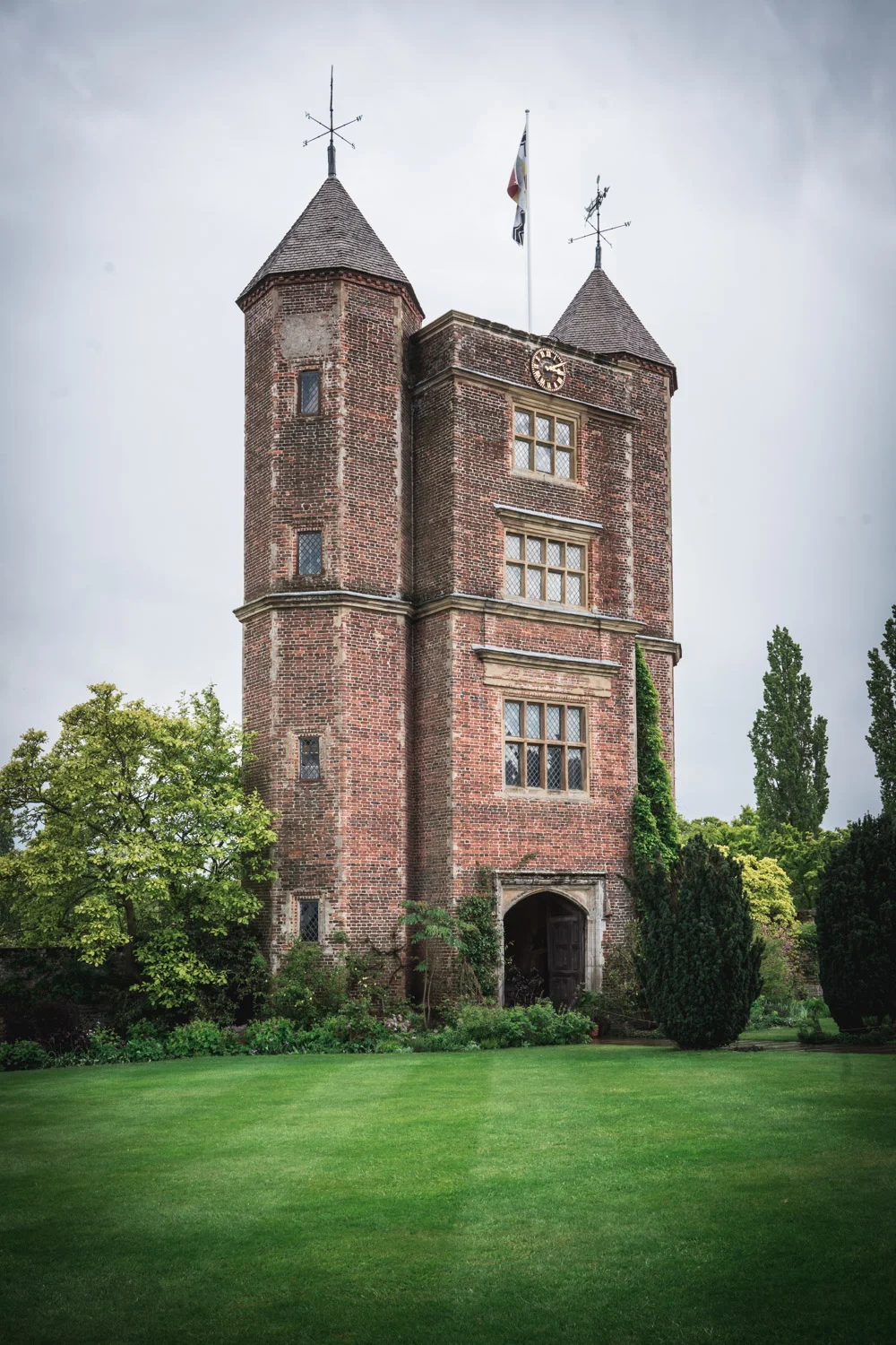Sissinghurst-Castle-The-Tower.jpg