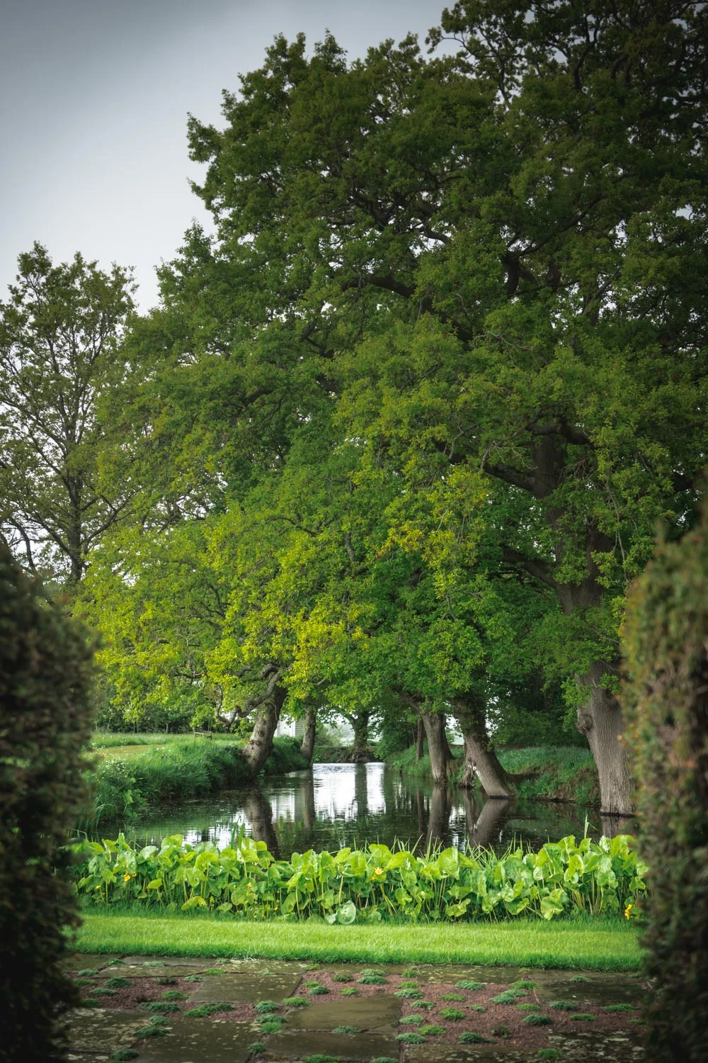 Sissinghurst-Castle-view-on-the-pond.jpg