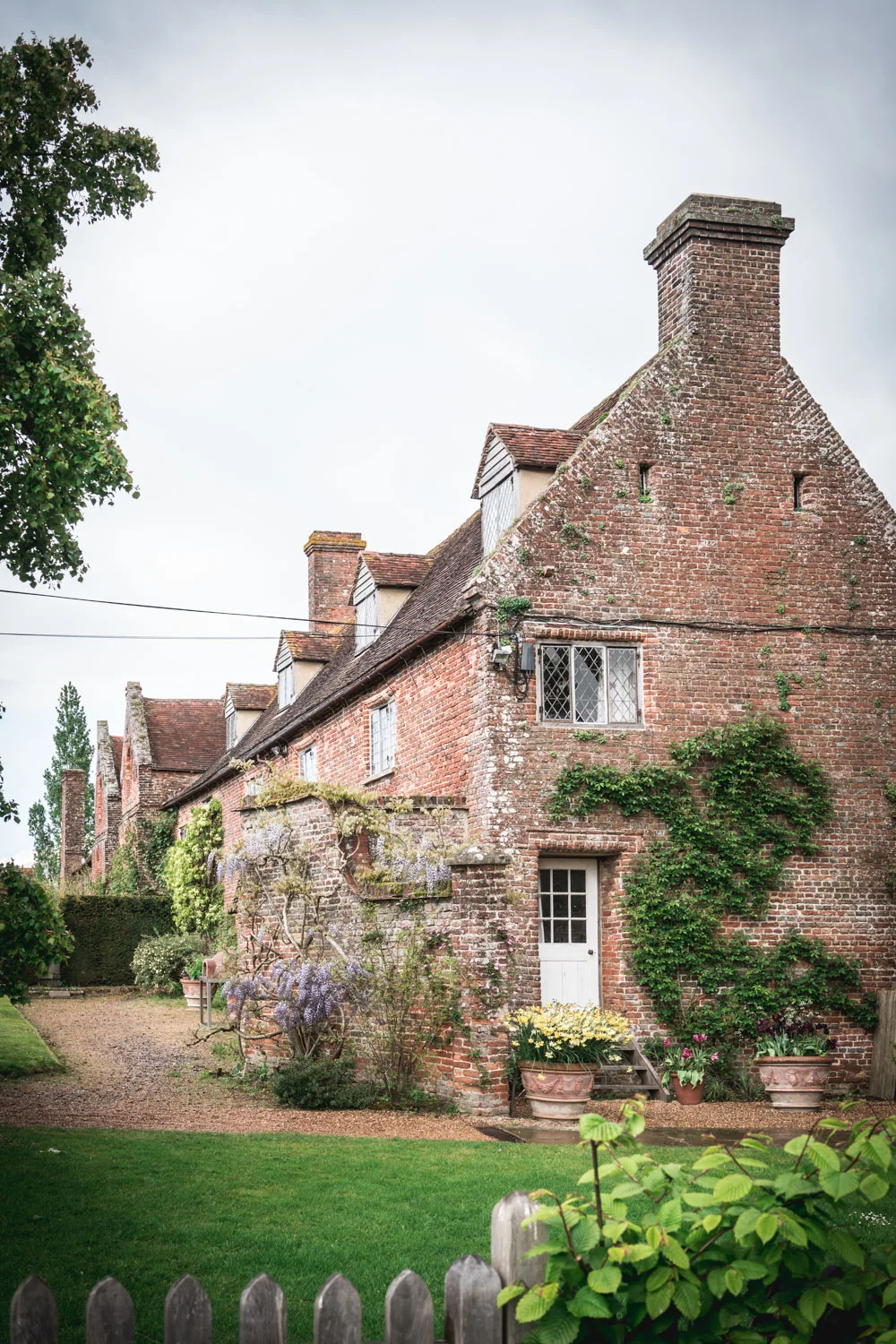 Sissinghurst-Castle-cottage.jpg
