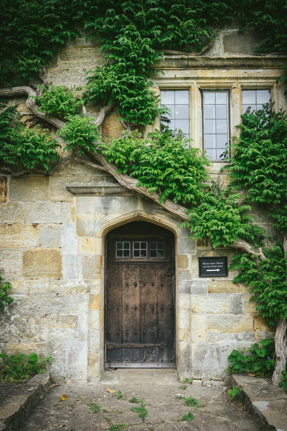 Bateman's-Manor-Rudyard-Kipling-door-detail.jpg
