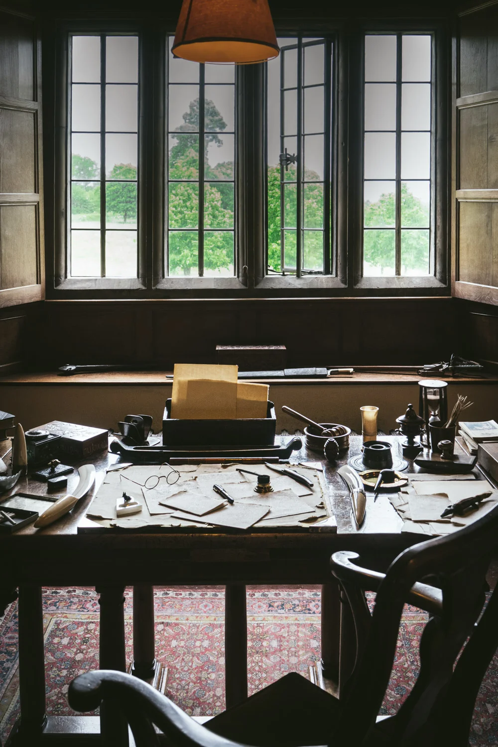 Bateman's-Manor-Rudyard-Kipling-Desk.jpg