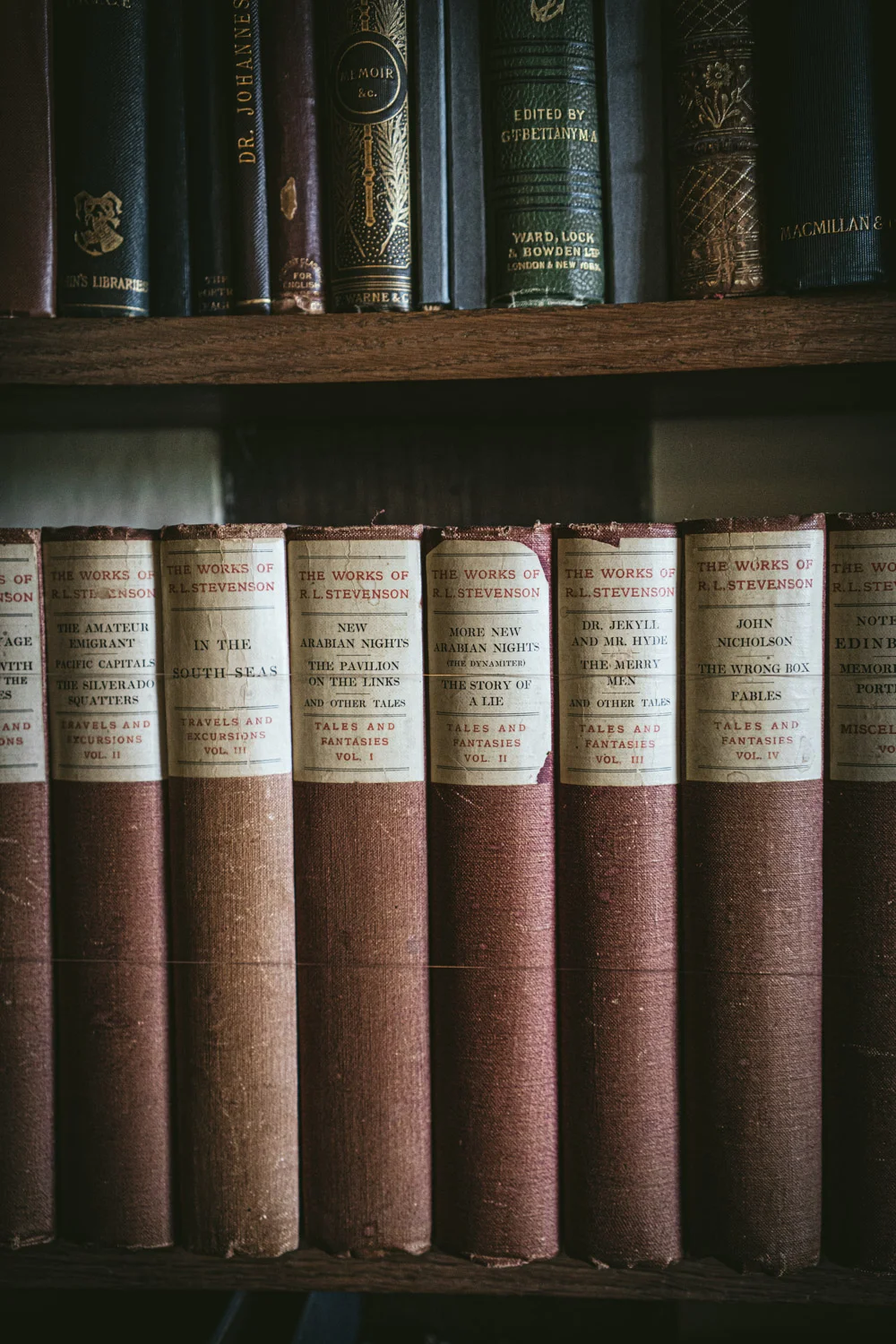 Bateman's-Manor-Rudyard-Kipling-R-L-Stevenson-Books-Collection.jpg