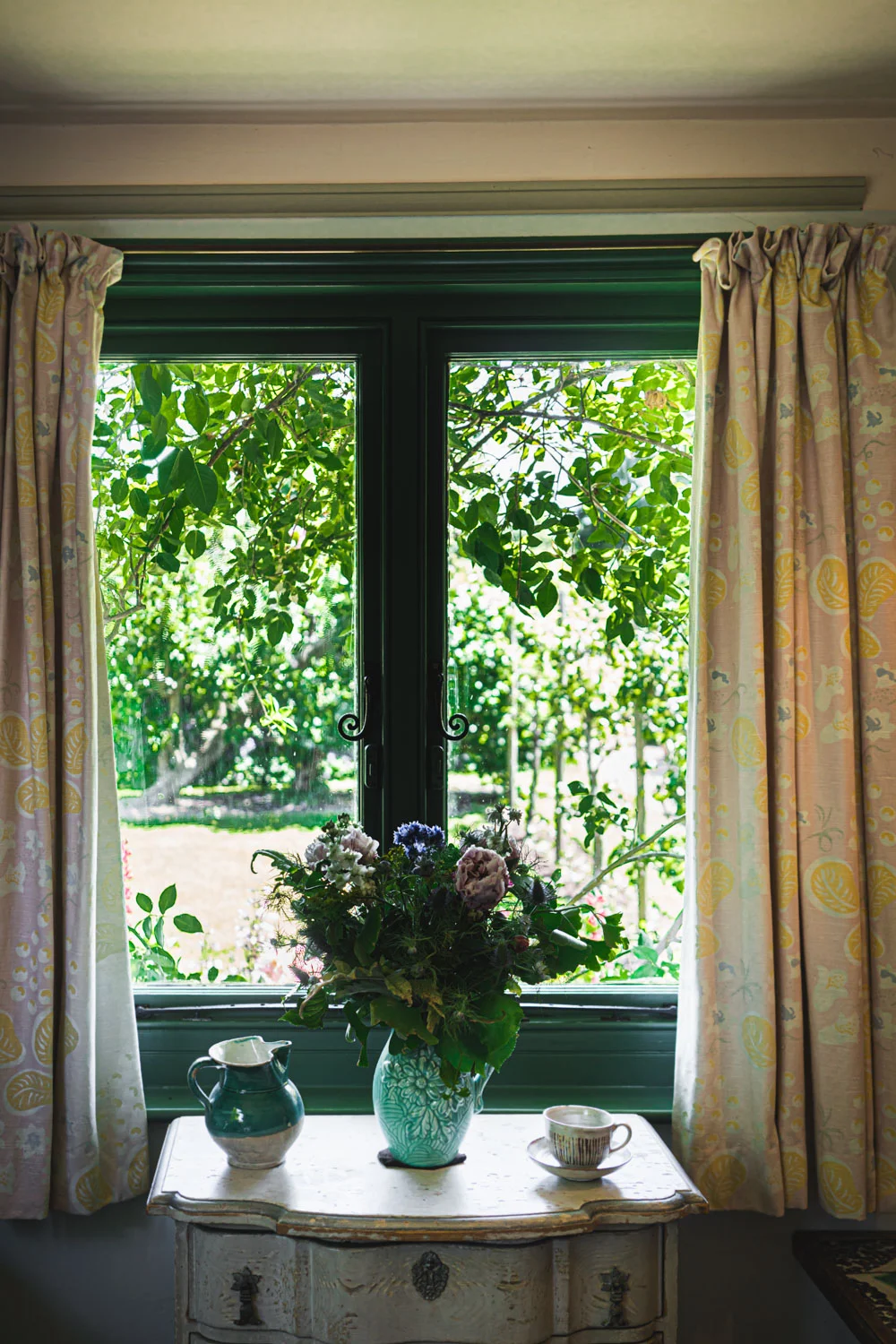 Monk's house-Virginia-Woolf-bedroom-view.jpg