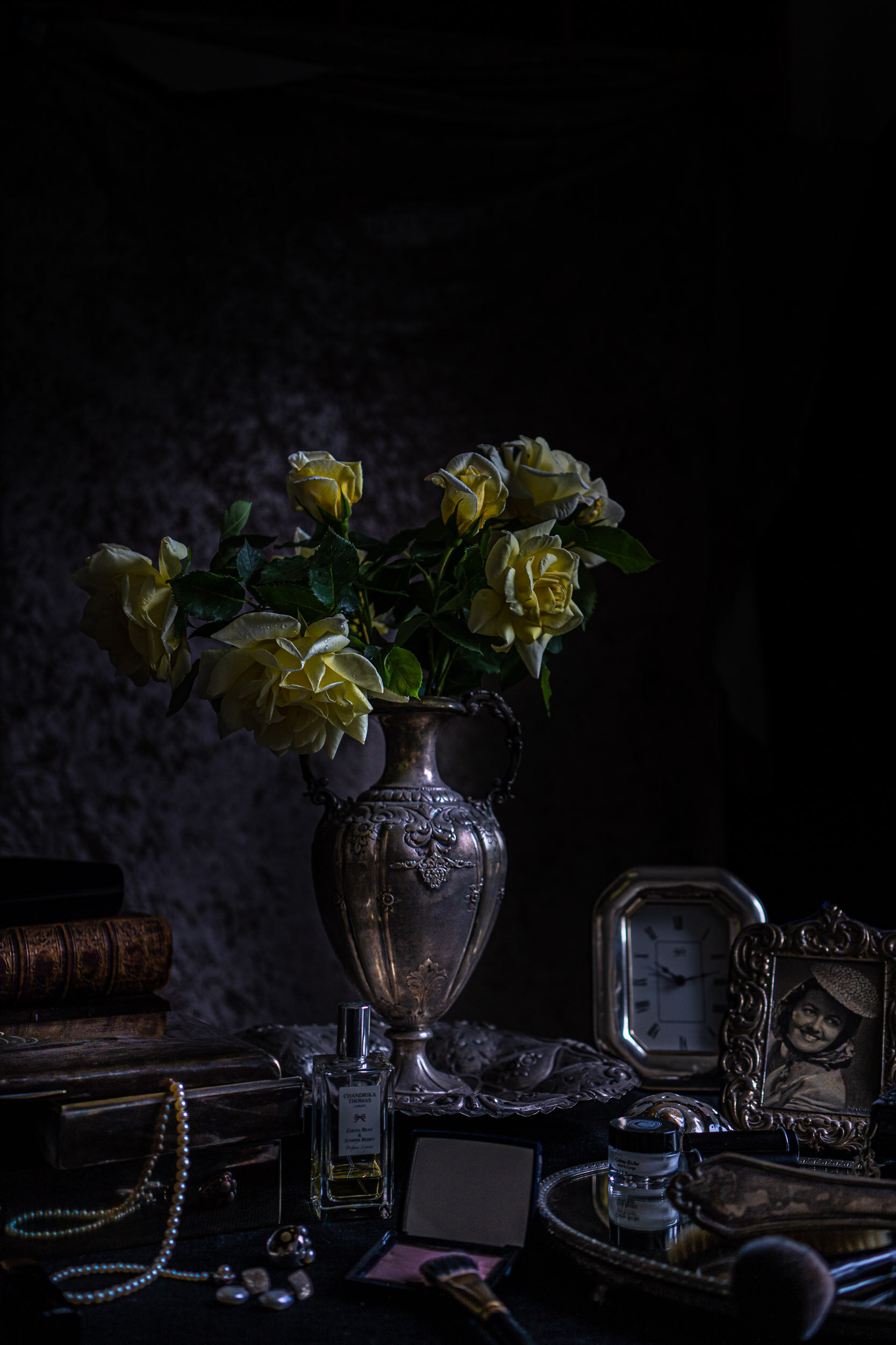 Stefania-Boglioli-Yellow-Roses-and-Dressing-Table-5145.jpg