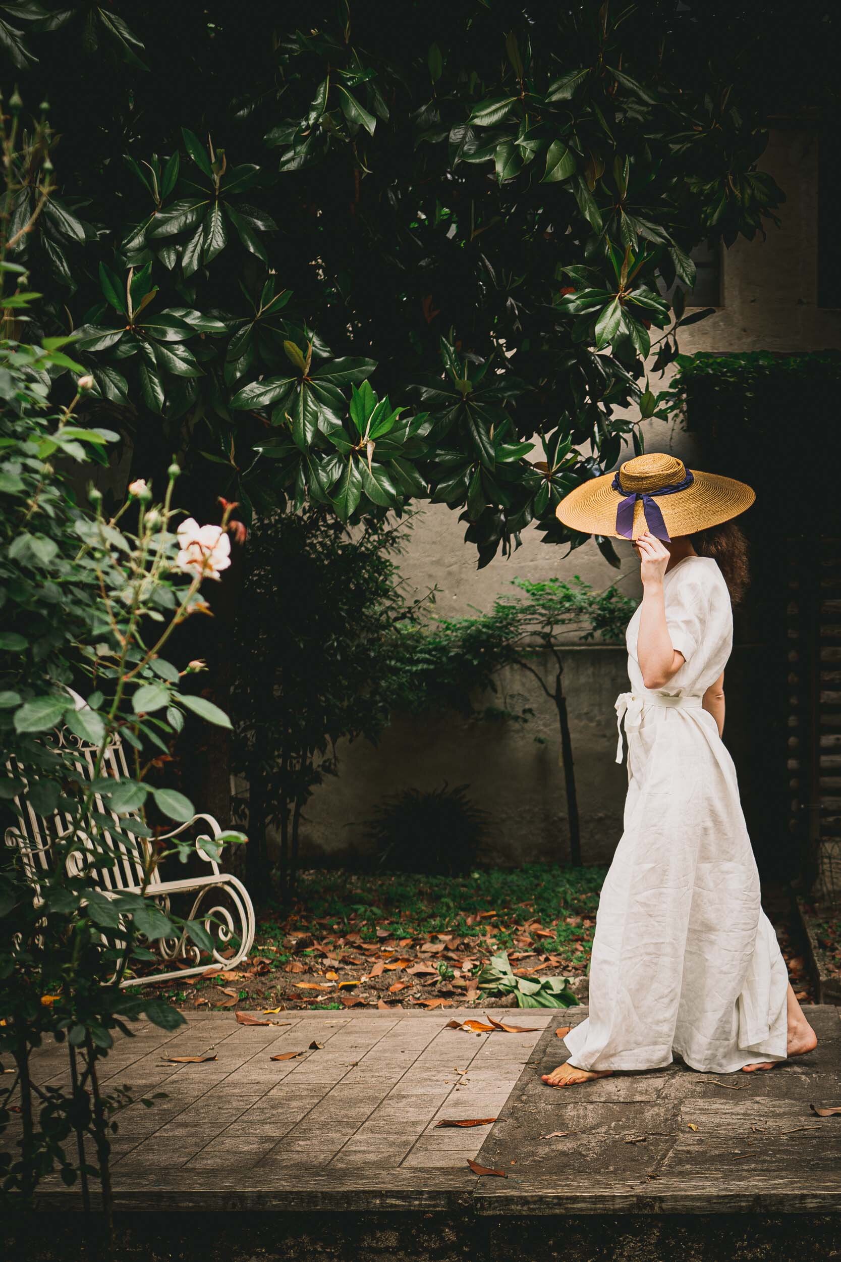 Stefania-Boglioli-Lady-in-the-garden-5621.jpg