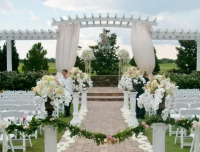 Flower-Garlands-for-Pergola.jpg