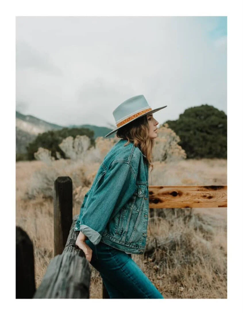 Made to wander ❤️ thank you @billynguyenphoto for so perfectly capturing Mandy in her hat! 
.
.
#greycollectivehats #cowboyhats #hatmaker #madetowander #madeforadventure #southweststyle #westernstyle #mountainviews #sandiamountains #newmexicolife #ab