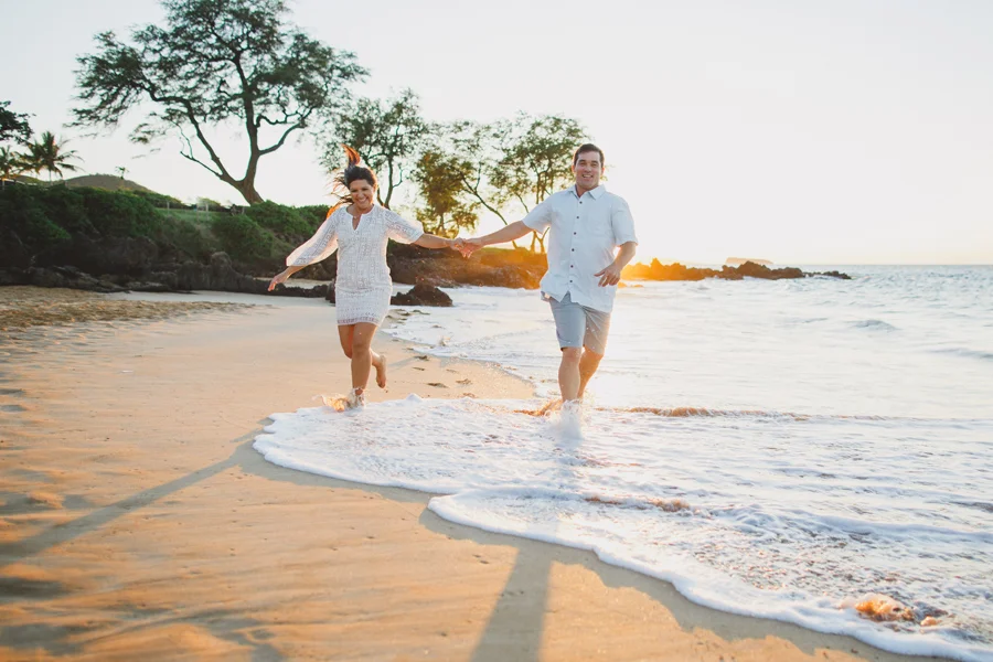 maui engagement photographer