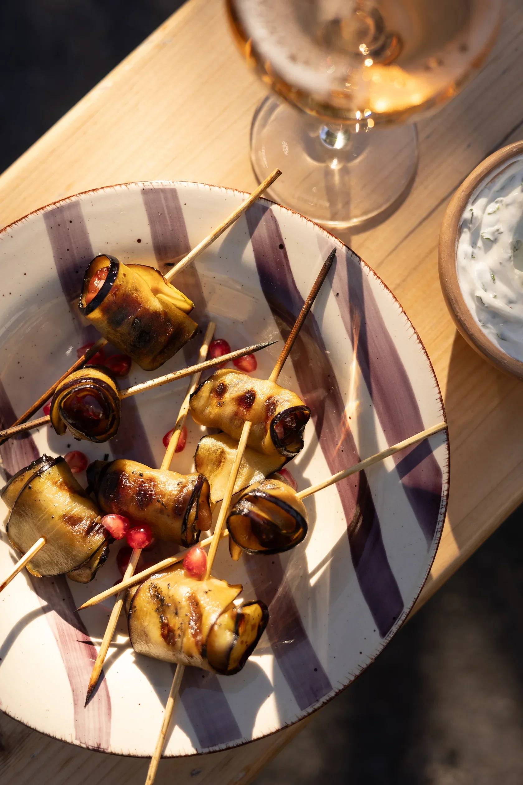 Recette_Automne_roule.aubergine.datte.surprise_AW3A5897_1680x.jpg.webp