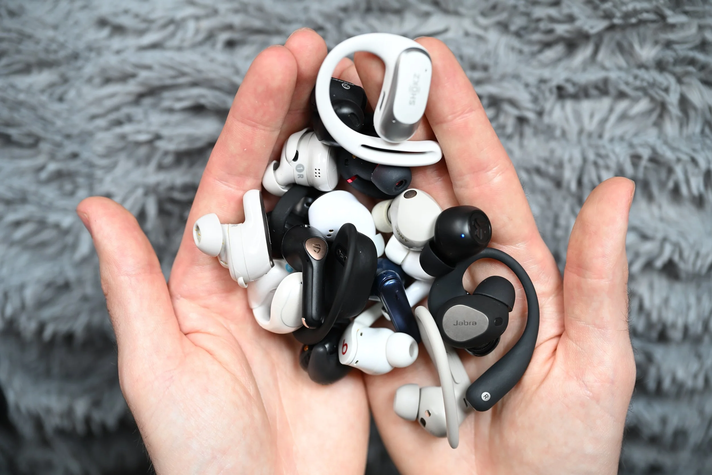 Wireless Earbuds_02.JPG