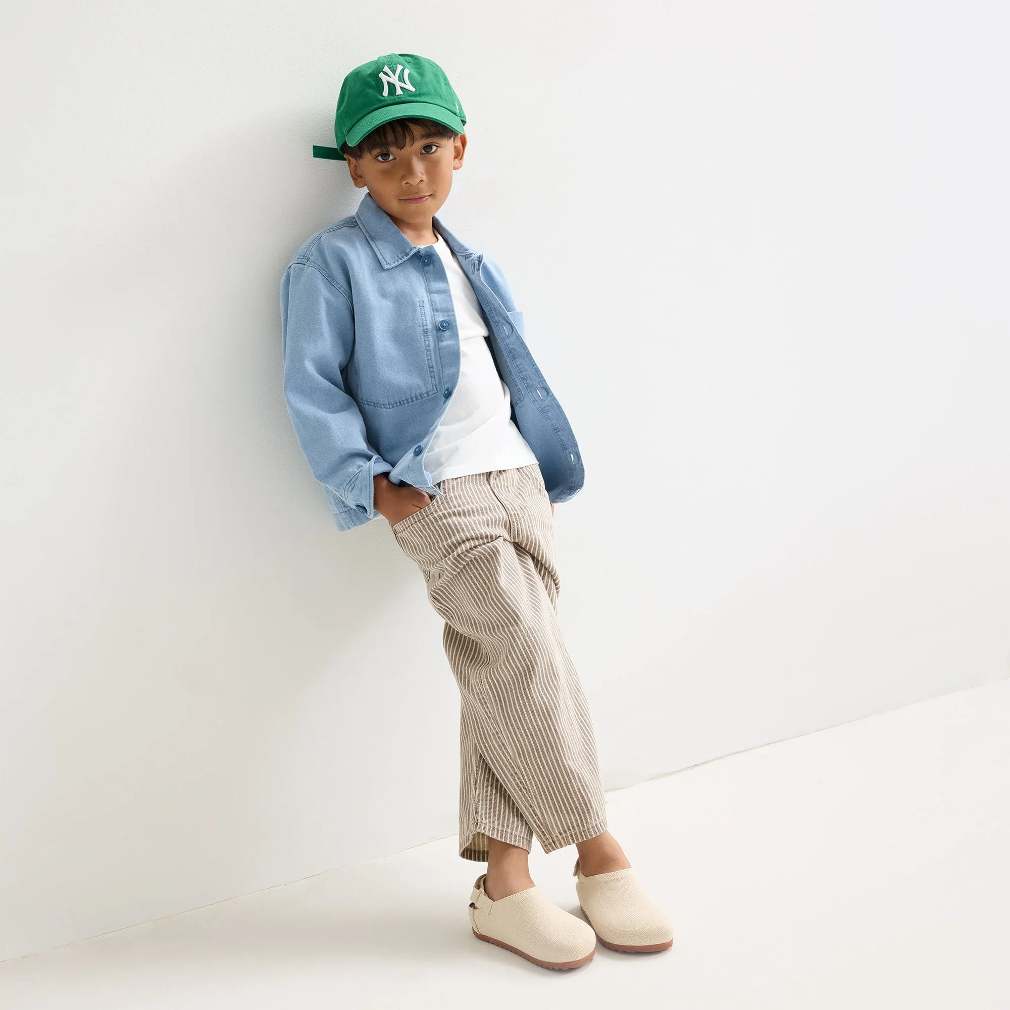 443_Kids_Clog_U_Topline_Conch_On_Figure_2968.webp