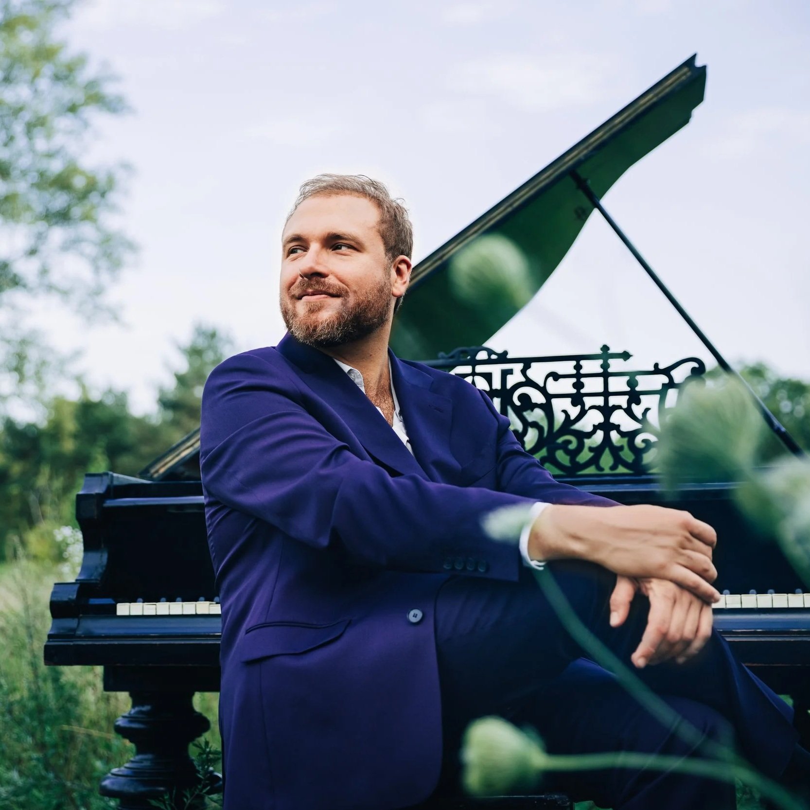 Adam Golka, piano