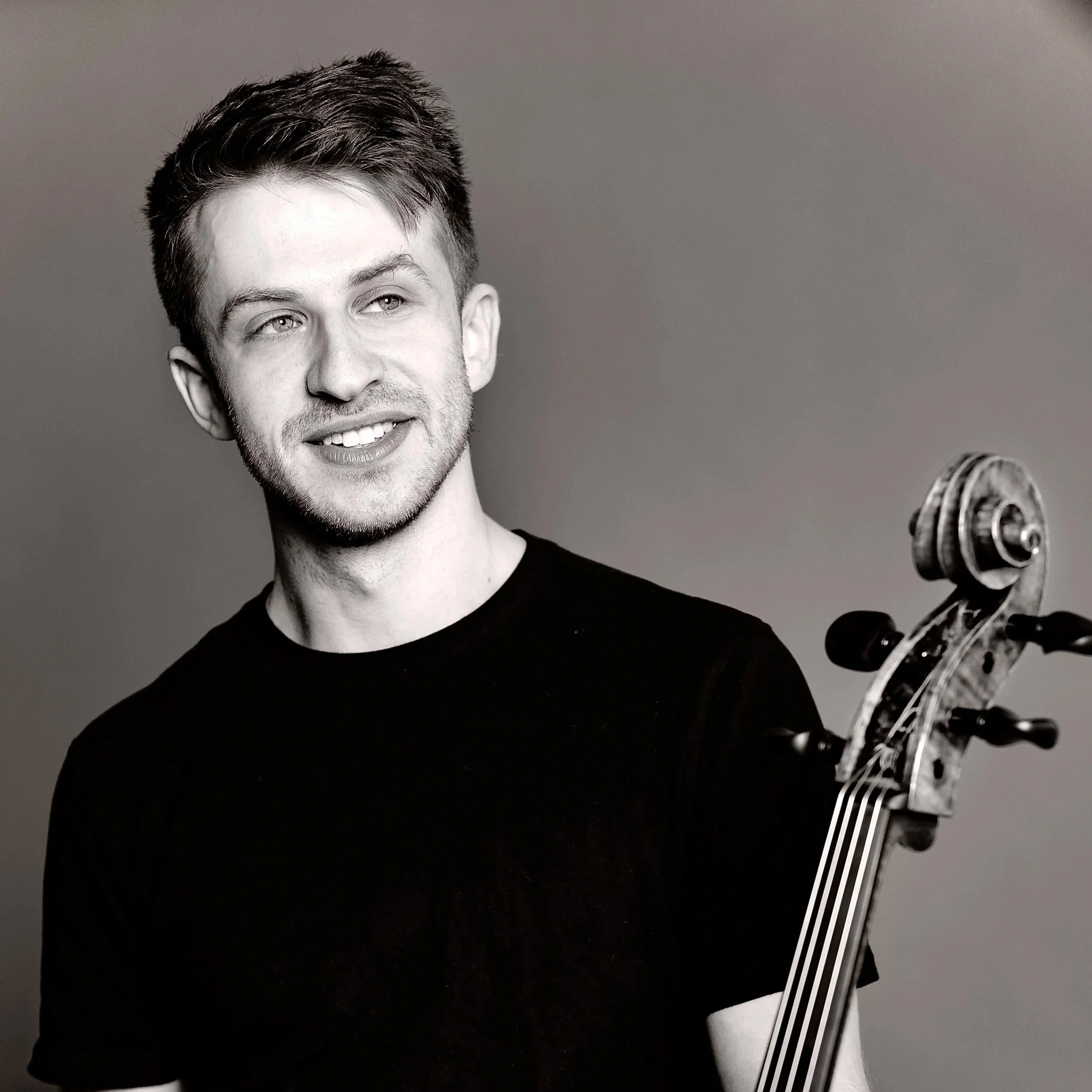 Ari Evan, cello