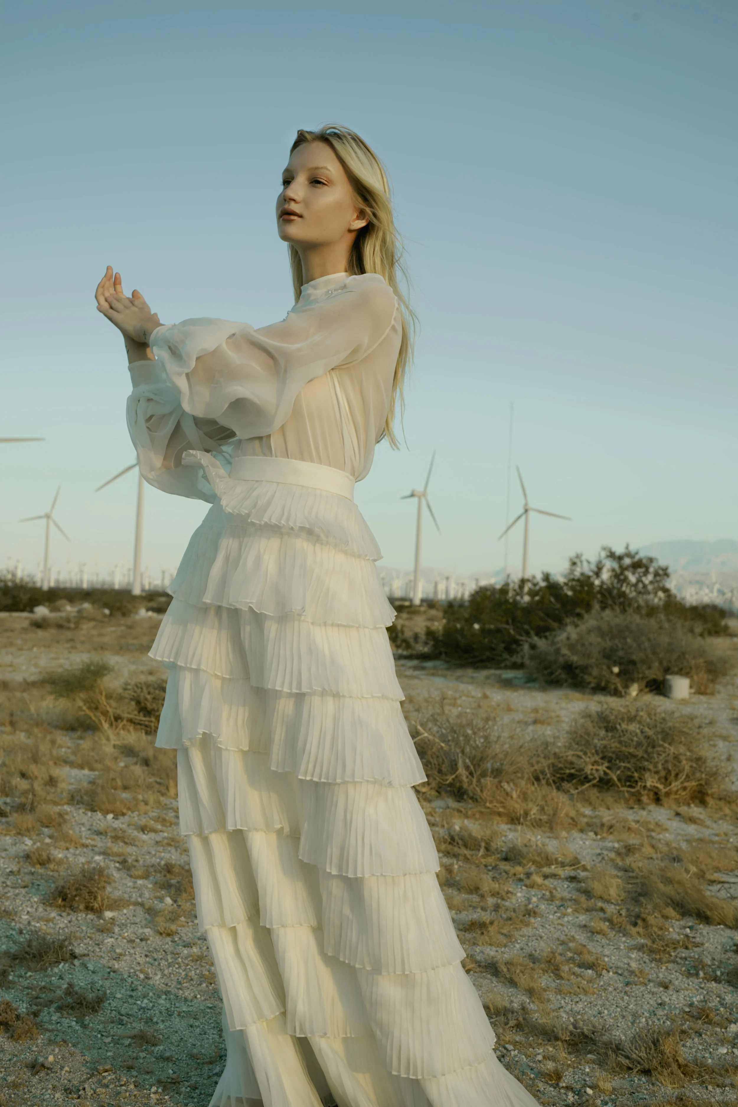 L'eto-Bridal-Wedding-Gowns-Palm-Springs-Collection_-5.jpg