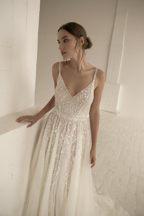 Piece 25 by L’eto Bridal 