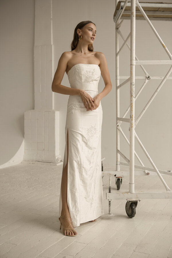 Piece 30 by L’eto Bridal 