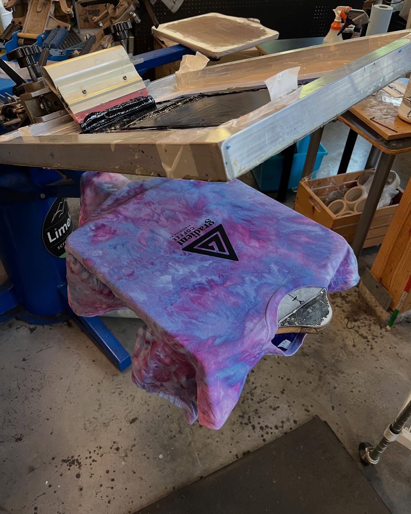 This was a pretty awesome collaboration between @gradientcoffeeco and @francesfelt that we got to help execute.
Both local makers; one of locally roasted coffee and the other hand-dyed textiles. Definitely a one of a kind pc if they still have any le