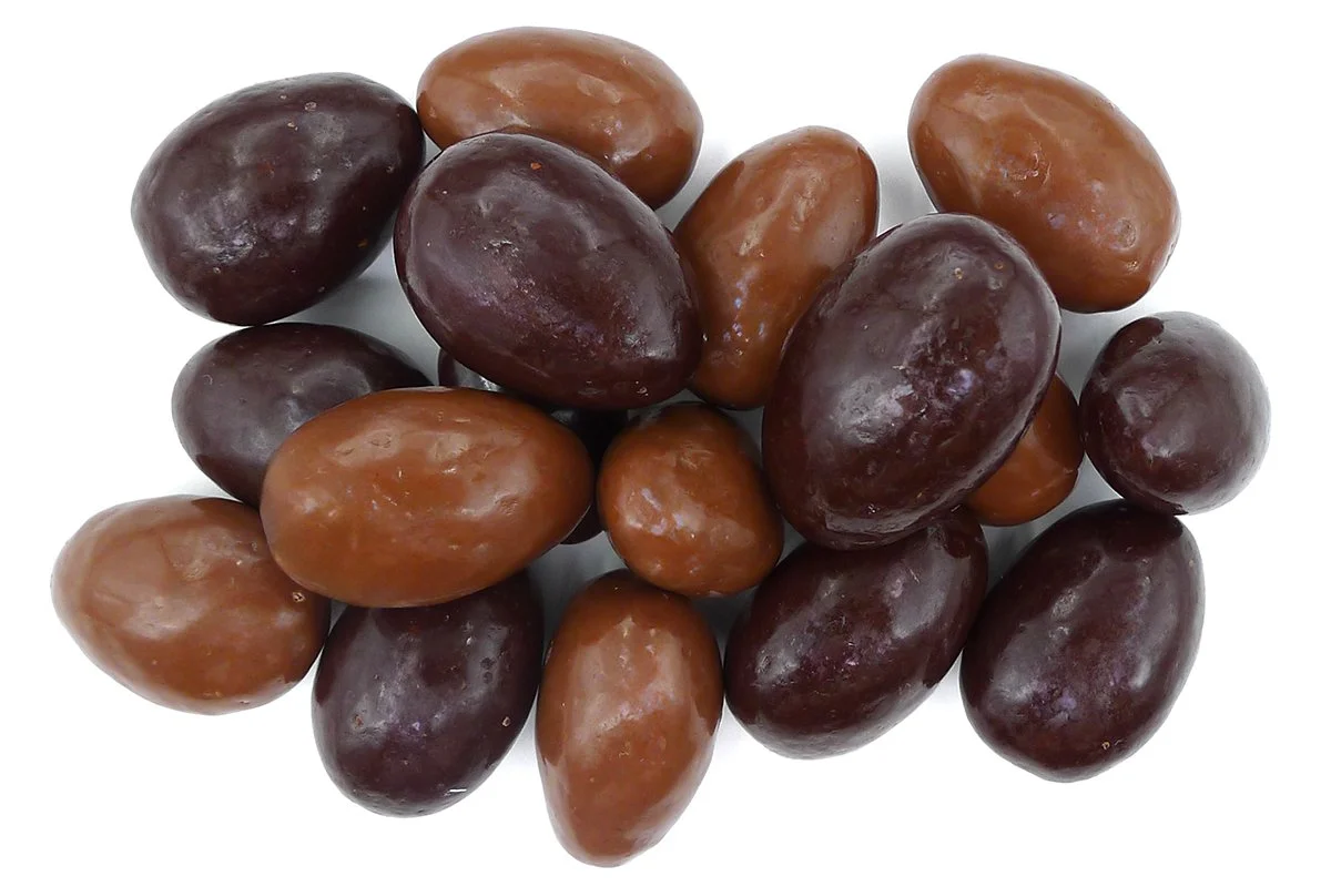 milk and dark scorched chocolate almonds in one mix