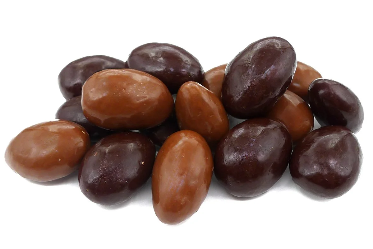 milk and dark scorched chocolate almonds in one mix