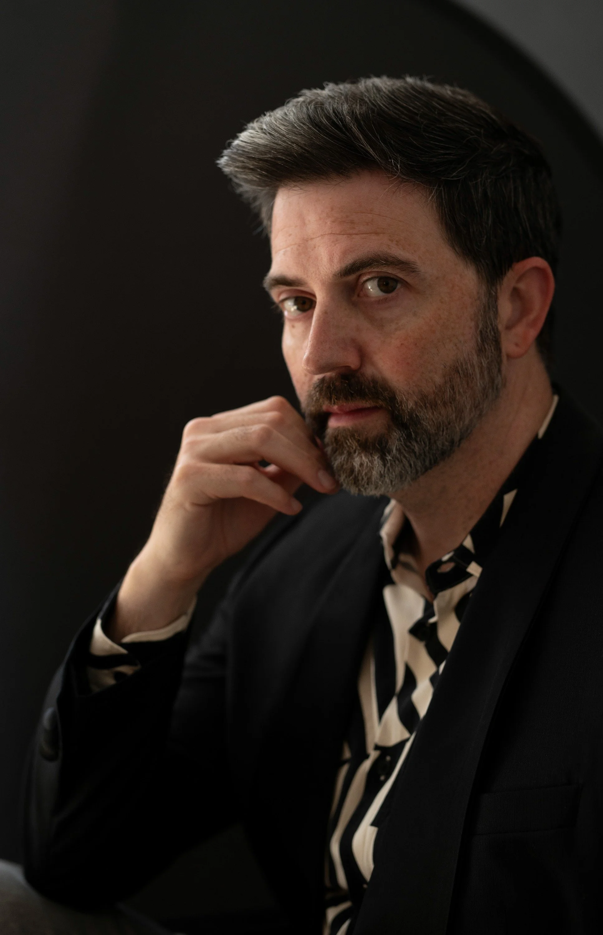 Dustin_Gledhill_press_portrait_1935x3000_web.jpg