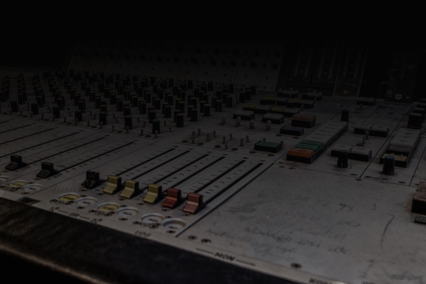 Jacob-Hansen-Studio-Desk.jpg