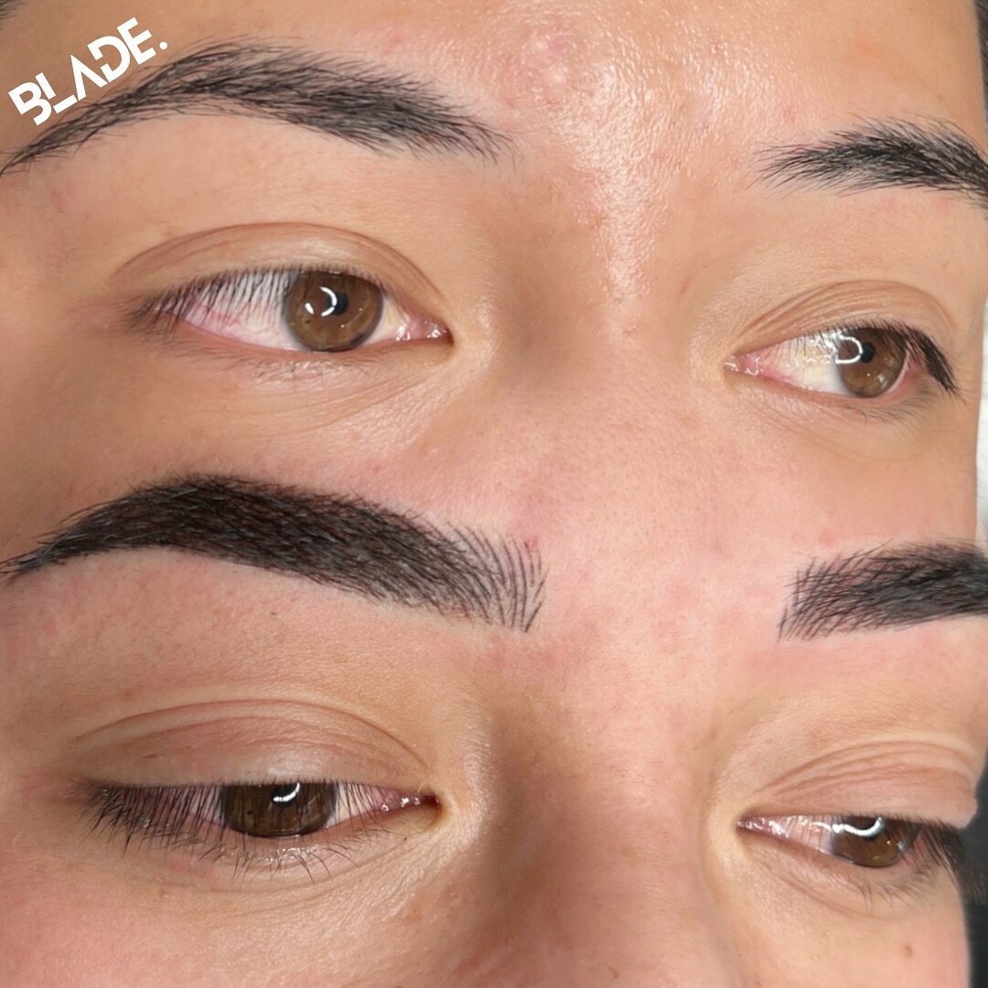 Got gaps to fill? Throw away that pencil and come see Nasim for some combination brows! Combo brows involve Microblading strokes at the start of the brow, and the rest is ombr&eacute;/shading ✨