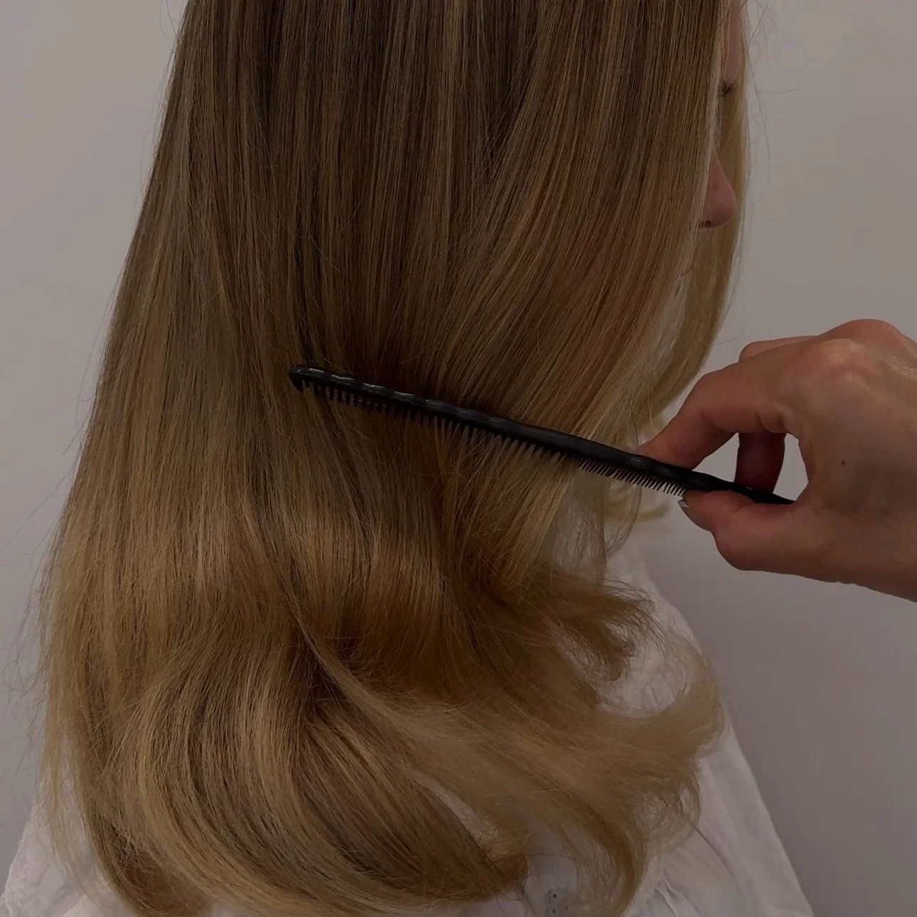 Healthy hair doesn&rsquo;t have to be complicated ✨ whether you have bright blonde or black hair, your hair can be healthy 

We know there&rsquo;s so many hair hacks out there and it&rsquo;s all so overwhelming with all the information that is availa