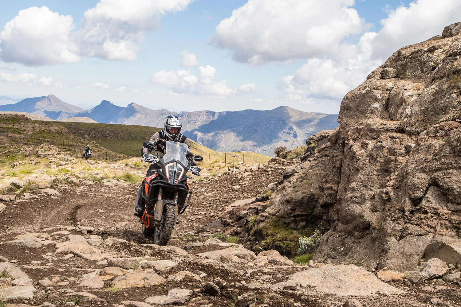 ktm1090-1.jpg