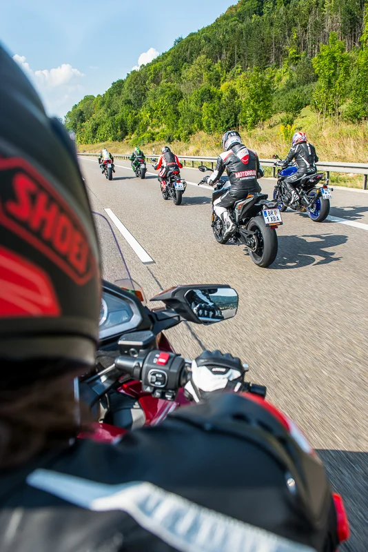 group_riding_tyson_jopson-3.jpg